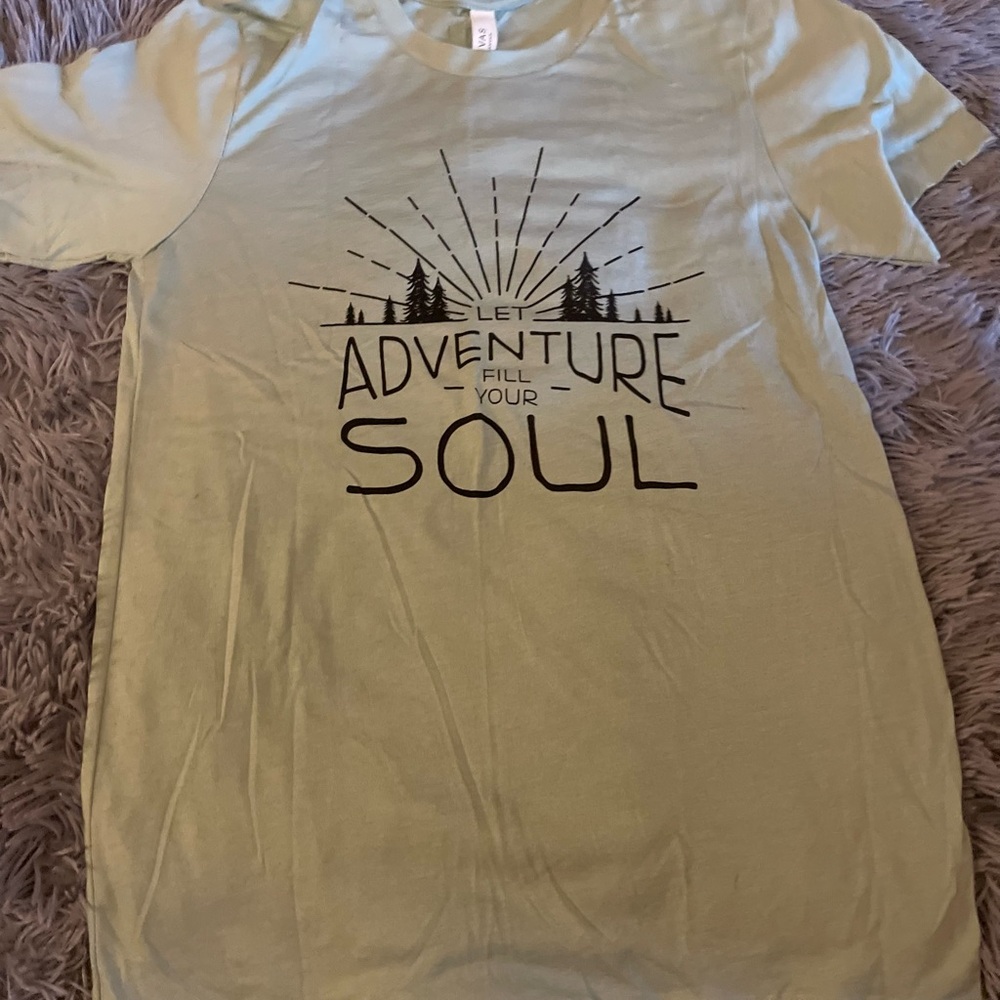 Women’s Shirt!💚🩵